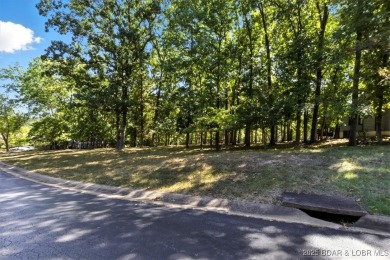 Fantastic opportunity to build your dream home on this on The Oaks Golf Course in Missouri - for sale on GolfHomes.com, golf home, golf lot