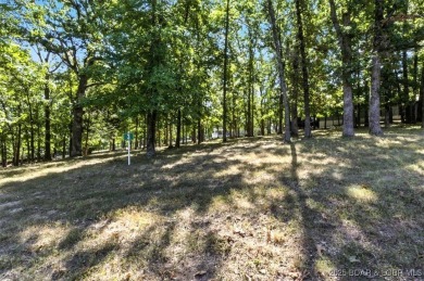 Fantastic opportunity to build your dream home on this on The Oaks Golf Course in Missouri - for sale on GolfHomes.com, golf home, golf lot