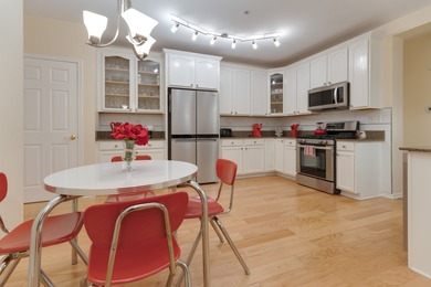 Gorgeous fully updated 3-bedroom Merlot ranch in the prestigious on Fox Run Golf Links in Illinois - for sale on GolfHomes.com, golf home, golf lot