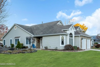 Step inside this 2-bedroom 2-bathroom Turnberry Model in on Greenbriar Woodlands in New Jersey - for sale on GolfHomes.com, golf home, golf lot