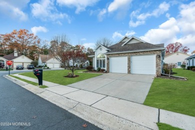 Step inside this 2-bedroom 2-bathroom Turnberry Model in on Greenbriar Woodlands in New Jersey - for sale on GolfHomes.com, golf home, golf lot