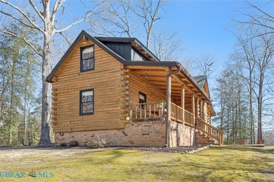 Entering into 322 Fairfield, you are engulfed in warmth.  This on Piankatank River Golf Club in Virginia - for sale on GolfHomes.com, golf home, golf lot