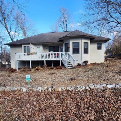 Beautiful, Must-See, Golf Course home, overlooking the green of on Cherokee Village South Course in Arkansas - for sale on GolfHomes.com, golf home, golf lot