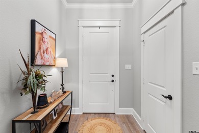 This inviting home welcomes you the moment you step through the on Hide-A-Way Lake Golf Course in Texas - for sale on GolfHomes.com, golf home, golf lot