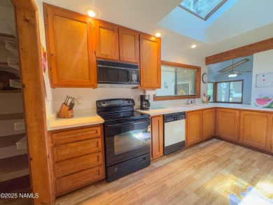 **FULLY FURNISHED*** 3 BD W/ BONUS ROOM THAT MAY BE USED AS A on Pinewood Country Club in Arizona - for sale on GolfHomes.com, golf home, golf lot