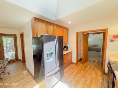 **FULLY FURNISHED*** 3 BD W/ BONUS ROOM THAT MAY BE USED AS A on Pinewood Country Club in Arizona - for sale on GolfHomes.com, golf home, golf lot