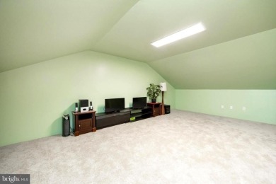Welcome to this stunning and charming 3 bedroom, 2.1 bath on Jeffersonville Golf Club in Pennsylvania - for sale on GolfHomes.com, golf home, golf lot