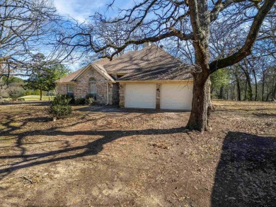 Discover your dream lifestyle in this splendid 3 bedroom, 2 bath on Holly Lake Ranch Golf Club in Texas - for sale on GolfHomes.com, golf home, golf lot