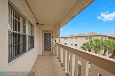 Beautifully renovated unit.  Corner unit, panoramic views of the on Wynmoor Golf Course in Florida - for sale on GolfHomes.com, golf home, golf lot