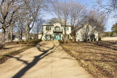 Elegant Country Club Living located on a large corner lot of the on Searcy Country Club in Arkansas - for sale on GolfHomes.com, golf home, golf lot