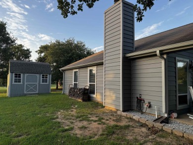 Seller gives buyer $7,000 credit toward HOA entry fee!!! Yes on Holly Lake Ranch Golf Club in Texas - for sale on GolfHomes.com, golf home, golf lot