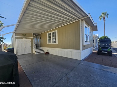 On The Greens! This stunning 1-bedroom plus Queen Size Murphy on Viewpoint Golf Resort in Arizona - for sale on GolfHomes.com, golf home, golf lot