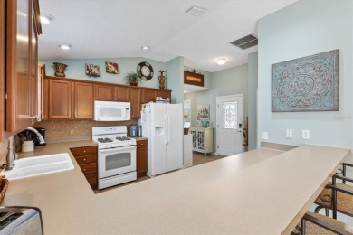 NEW ROOF COMING! Turnkey 3-bedroom, 2-bathroom Bonita Courtyard on The Links of Spruce Creek in Florida - for sale on GolfHomes.com, golf home, golf lot