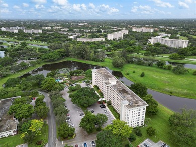 This 2/2 condo in the desirable Palm-Aire community on the 7th on Palm-Aire Country Club and Resort - Palms in Florida - for sale on GolfHomes.com, golf home, golf lot