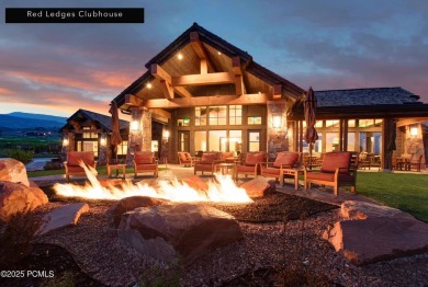 This .7 acre Juniper Hills homesite backs to the famed 18th on Red Ledges Golf Club in Utah - for sale on GolfHomes.com, golf home, golf lot