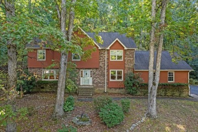 This iconic 4 Bed/ 2.5 Bath Signal Mountain home is conveniently on Signal Mountain Golf and Country Club in Tennessee - for sale on GolfHomes.com, golf home, golf lot