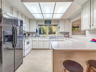 LIVE THE LIFE OF LEISURE WITH THIS TURN KEY MOUNTAIN HOME on  in California - for sale on GolfHomes.com, golf home, golf lot