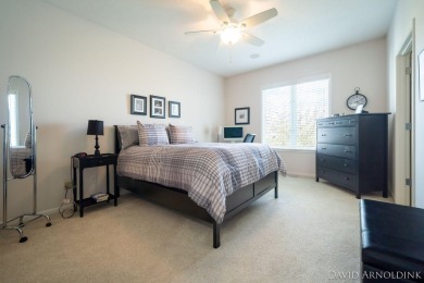 This immaculate 2 bedroom, 2 1/2 bath condo in The Links at on The Links At Rolling Meadows in Michigan - for sale on GolfHomes.com, golf home, golf lot