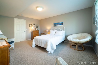 This immaculate 2 bedroom, 2 1/2 bath condo in The Links at on The Links At Rolling Meadows in Michigan - for sale on GolfHomes.com, golf home, golf lot