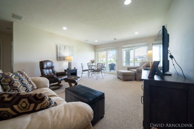 This immaculate 2 bedroom, 2 1/2 bath condo in The Links at on The Links At Rolling Meadows in Michigan - for sale on GolfHomes.com, golf home, golf lot