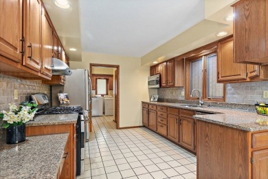 IN RECEIPT OF MULTIPLE OFFERS. SELLERS REQUEST SUBMISSION on Buena Vista Golf Course in Illinois - for sale on GolfHomes.com, golf home, golf lot