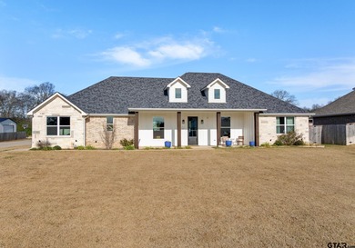 A truly special home! The owners are sad to leave this very on Oak Hurst Golf Course in Texas - for sale on GolfHomes.com, golf home, golf lot