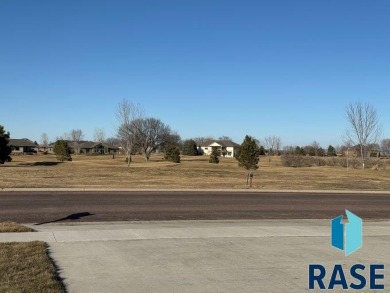 Discover this stunning 5-bedroom, 4-bathroom executive ranch on Wild Oak Golf Club in South Dakota - for sale on GolfHomes.com, golf home, golf lot