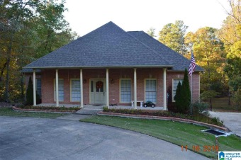 IN LAW SPECIAL HOME, SPACIOUS AND ROOM FOR YOUR FAMILY AND YOUR on Cumberland Lake Country Club in Alabama - for sale on GolfHomes.com, golf home, golf lot