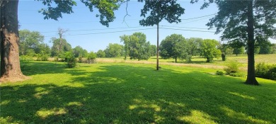 Price reduced!! Great potential in the true ranch that backs up on Leavenworth Country Club in Kansas - for sale on GolfHomes.com, golf home, golf lot