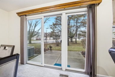 Highly desirable 2 story Townhome in the Greens of Glendale on Glendale Lakes Golf Club in Illinois - for sale on GolfHomes.com, golf home, golf lot