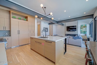 Discover the ultimate combination of luxury and convenience in on Canyons Golf Course in Utah - for sale on GolfHomes.com, golf home, golf lot