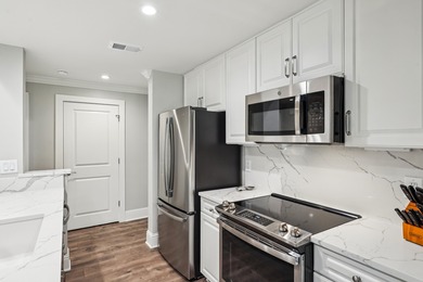 Lake-view condo o Fully furnished o Renovated o Short-term on Reynolds Lake Oconee - The Oconee in Georgia - for sale on GolfHomes.com, golf home, golf lot