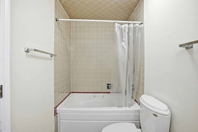 Highly desirable 2 story Townhome in the Greens of Glendale on Glendale Lakes Golf Club in Illinois - for sale on GolfHomes.com, golf home, golf lot