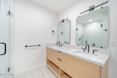 Discover the ultimate combination of luxury and convenience in on Canyons Golf Course in Utah - for sale on GolfHomes.com, golf home, golf lot