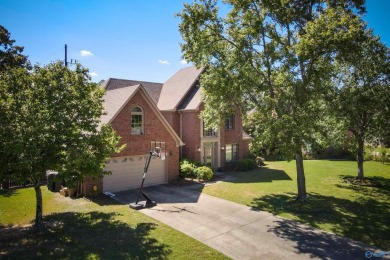 AWESOME! POINT MALLARD ESTATES HOME FEATURING 4 BDM, 2.5 BATH on Point Mallard Golf Course in Alabama - for sale on GolfHomes.com, golf home, golf lot