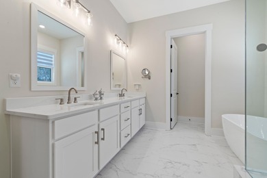 HARBOR CLUB 5 BEDROOM, LIKE-NEW, HIGH-QUALITY HOME!  Lovely home on Harbor Club Golf and Country Club in Georgia - for sale on GolfHomes.com, golf home, golf lot