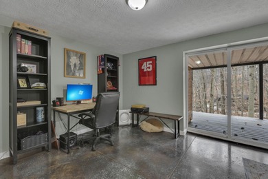 Move-in ready & beautifully maintained 3-bed/2-bath home offers on Hide-A-Way Hills Golf Club in Ohio - for sale on GolfHomes.com, golf home, golf lot