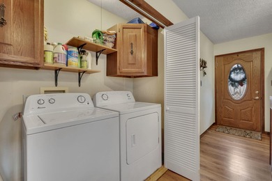 Move-in ready & beautifully maintained 3-bed/2-bath home offers on Hide-A-Way Hills Golf Club in Ohio - for sale on GolfHomes.com, golf home, golf lot