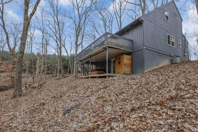 Move-in ready & beautifully maintained 3-bed/2-bath home offers on Hide-A-Way Hills Golf Club in Ohio - for sale on GolfHomes.com, golf home, golf lot