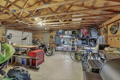 Move-in ready & beautifully maintained 3-bed/2-bath home offers on Hide-A-Way Hills Golf Club in Ohio - for sale on GolfHomes.com, golf home, golf lot