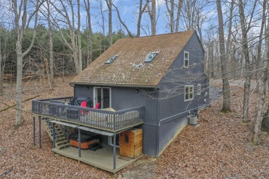 Move-in ready & beautifully maintained 3-bed/2-bath home offers on Hide-A-Way Hills Golf Club in Ohio - for sale on GolfHomes.com, golf home, golf lot