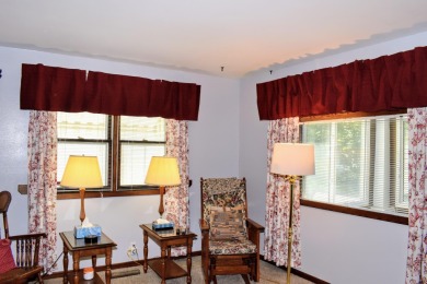 This 3 bedroom, 2 bathroom 1 1 2 story home near Floyd Golf on Floyd Park Golf Course in Iowa - for sale on GolfHomes.com, golf home, golf lot