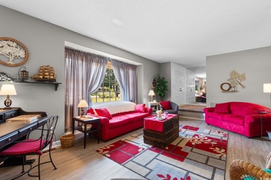 Welcome to 207 Green Lake Drive, a beautifully maintained on Arcadian Shores Golf Club in South Carolina - for sale on GolfHomes.com, golf home, golf lot