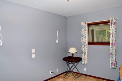 This 3 bedroom, 2 bathroom 1 1 2 story home near Floyd Golf on Floyd Park Golf Course in Iowa - for sale on GolfHomes.com, golf home, golf lot