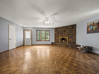 This Cooper-built 2bed-2bath renovation highlights the solid on Cortez Golf Course in Arkansas - for sale on GolfHomes.com, golf home, golf lot