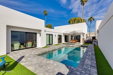 This gorgeous Biltmore home was thoroughly remodeled and lives on Arizona Biltmore Golf and Country Club in Arizona - for sale on GolfHomes.com, golf home, golf lot