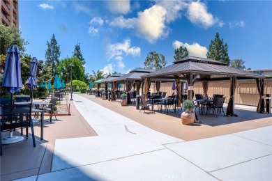 Rare first floor popular and spacious two bedroom *C* plan in on Leisure Village Par 3 Golf Course in California - for sale on GolfHomes.com, golf home, golf lot