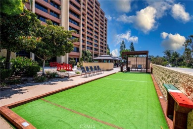 Rare first floor popular and spacious two bedroom *C* plan in on Leisure Village Par 3 Golf Course in California - for sale on GolfHomes.com, golf home, golf lot