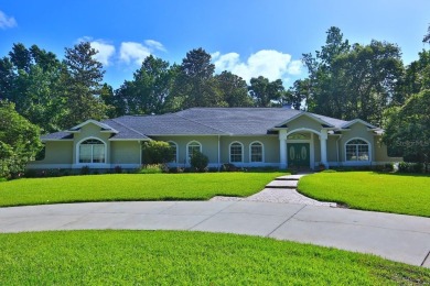 Stunning Golf Course Home in the Country Club of Ocala
Welcome on Country Club of Ocala in Florida - for sale on GolfHomes.com, golf home, golf lot