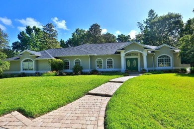 Stunning Golf Course Home in the Country Club of Ocala
Welcome on Country Club of Ocala in Florida - for sale on GolfHomes.com, golf home, golf lot